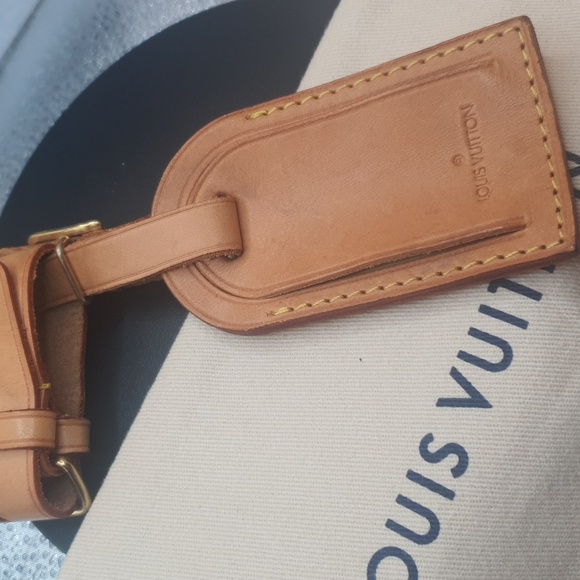 Louis Vuitton Luggage Tag and Poignet. *Authentic * - Picture 5 of 10